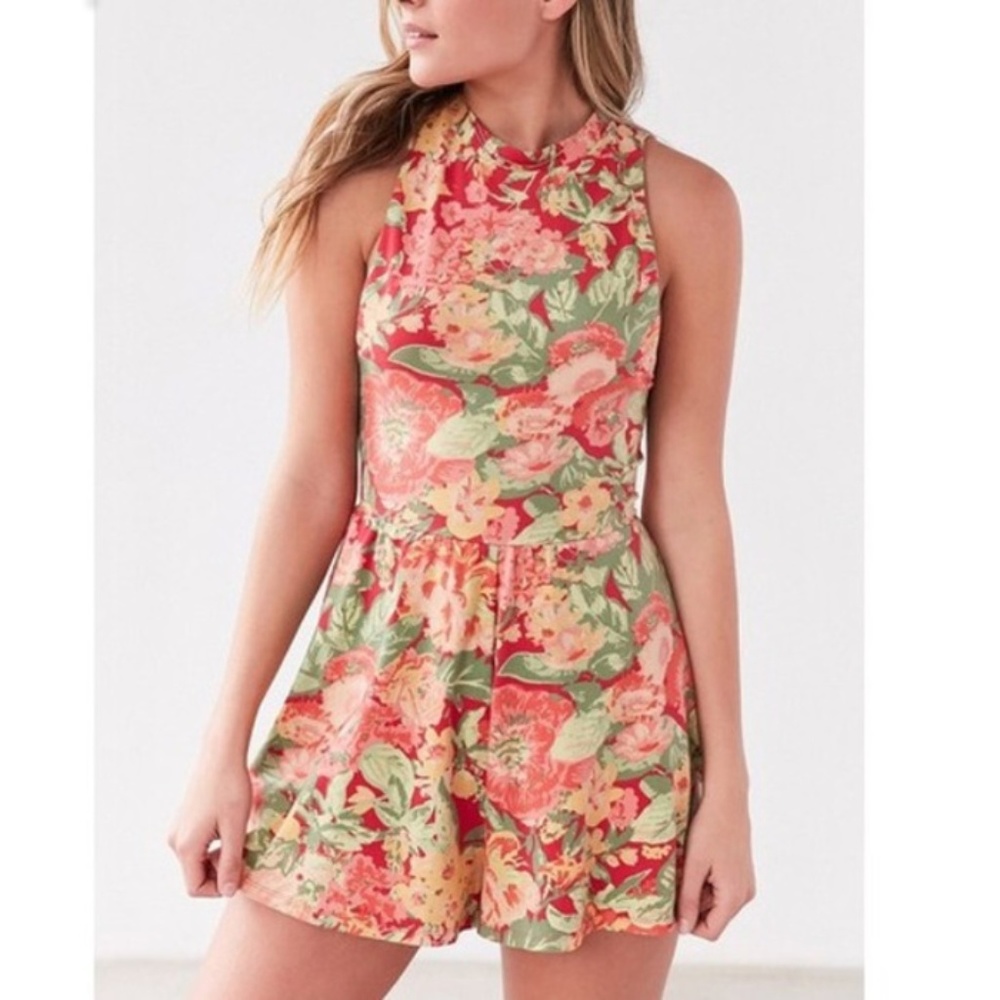 Kimchi Blue 'Rebecca' Deep Coral Floral Romper EUC
